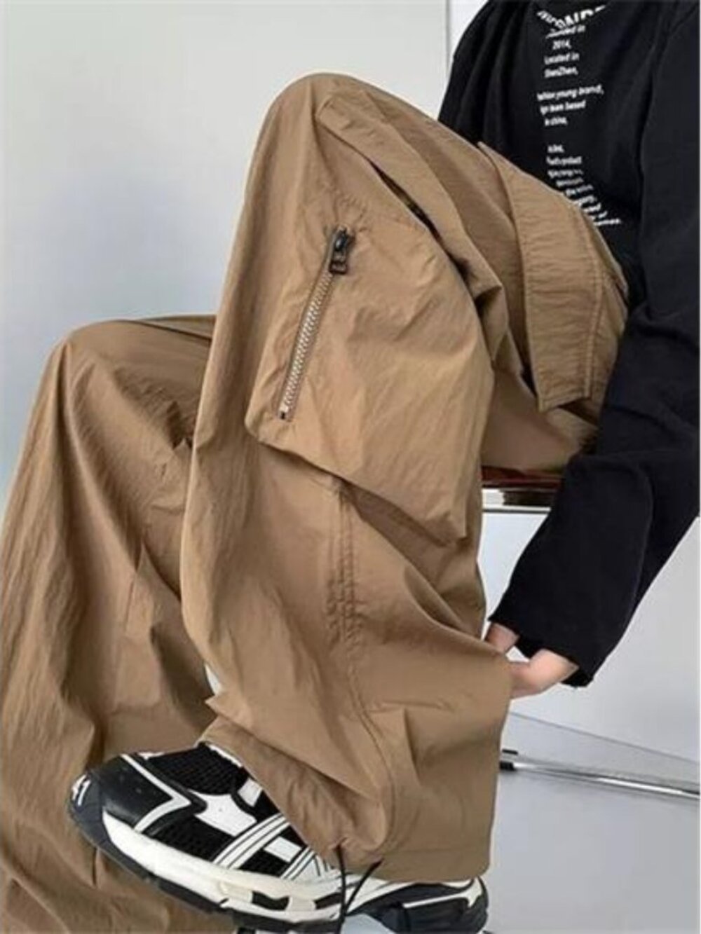 Men's Plus Size Loose Fit Cargo Pants with Drawstring - Picture 4 of 12